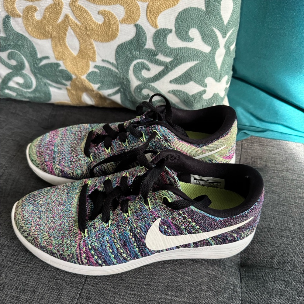 Nike Women's Multicolor Knit Sneakers